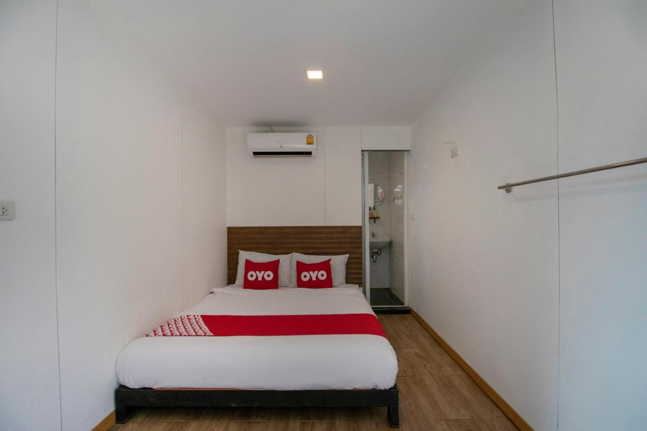 Oyo 673 Nice Sleep Box Hotel Csiangmaj Kültér fotó