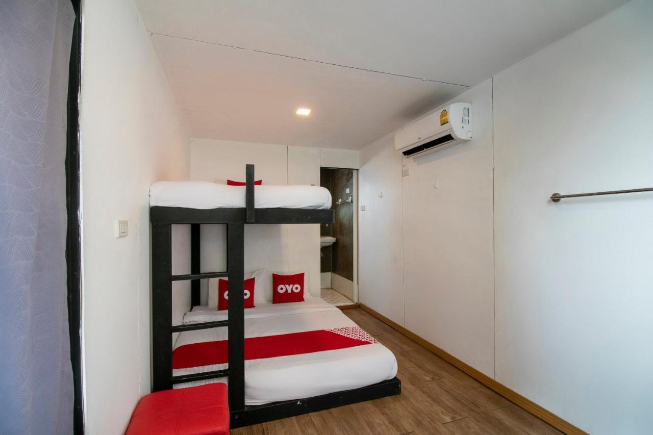 Oyo 673 Nice Sleep Box Hotel Csiangmaj Kültér fotó