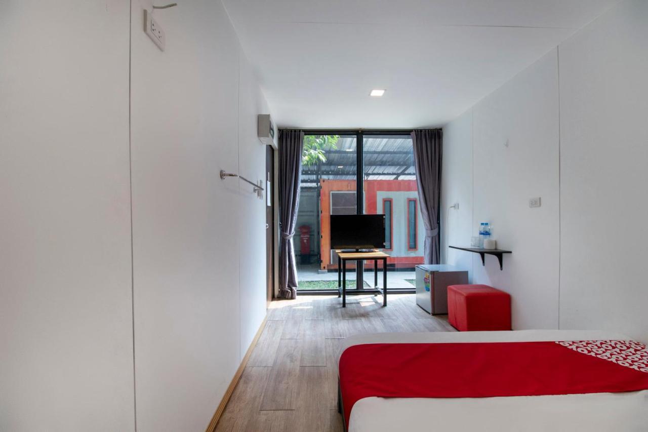 Oyo 673 Nice Sleep Box Hotel Csiangmaj Kültér fotó