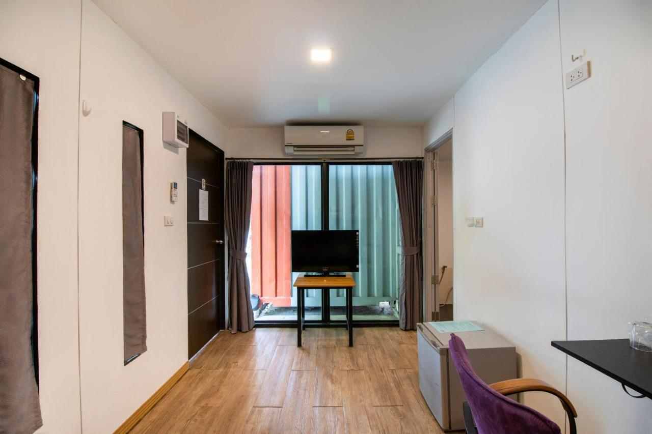 Oyo 673 Nice Sleep Box Hotel Csiangmaj Kültér fotó