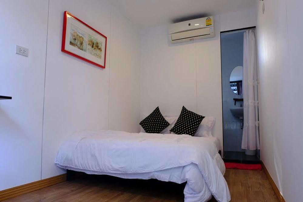 Oyo 673 Nice Sleep Box Hotel Csiangmaj Kültér fotó