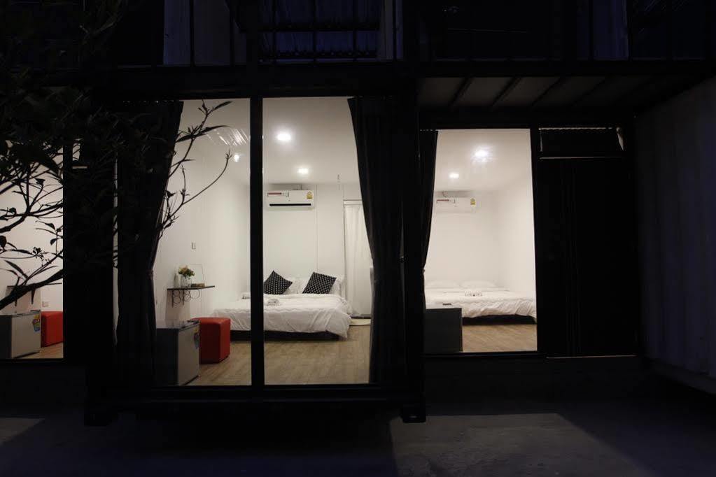 Oyo 673 Nice Sleep Box Hotel Csiangmaj Kültér fotó